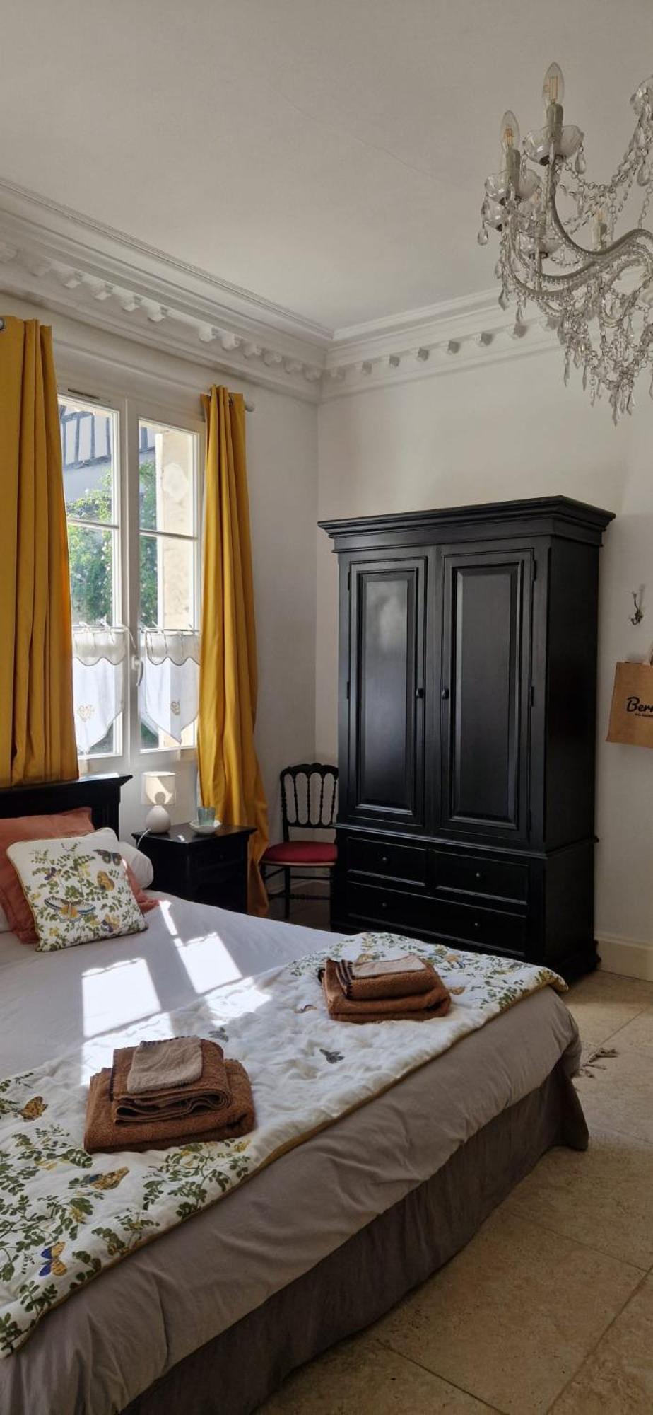Clos Montcenoux, au coeur de Bourges. Extérieur photo
