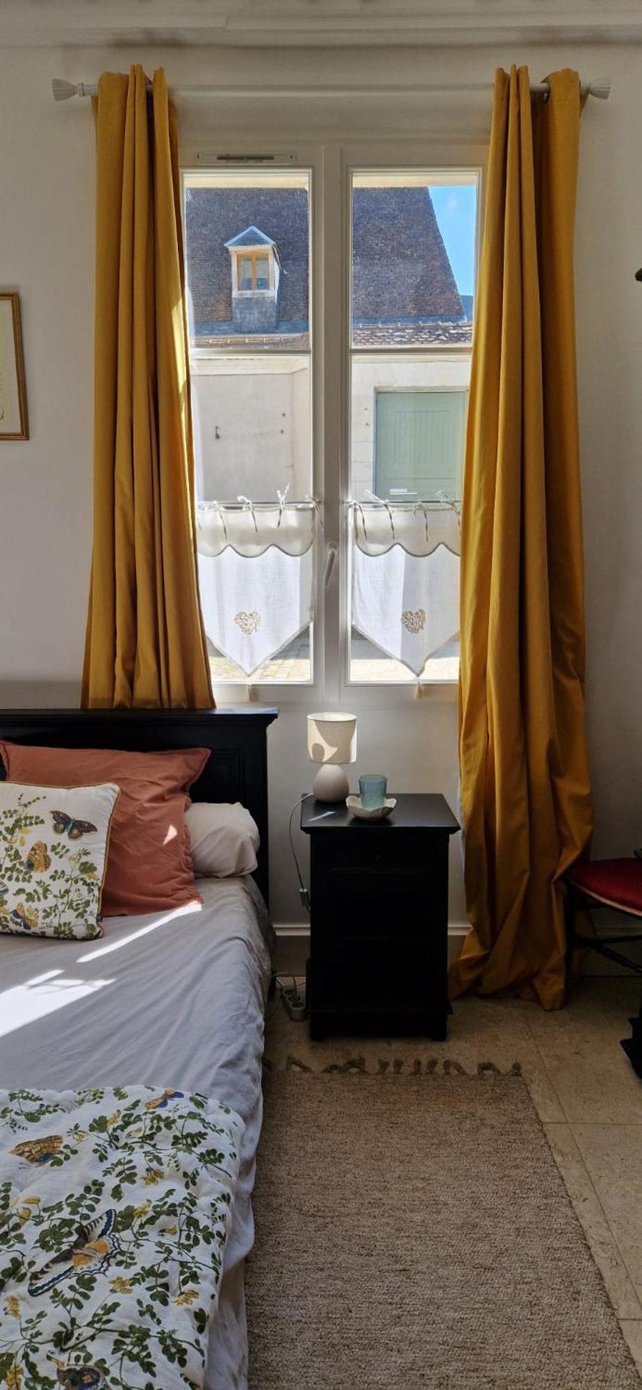 Clos Montcenoux, au coeur de Bourges. Extérieur photo